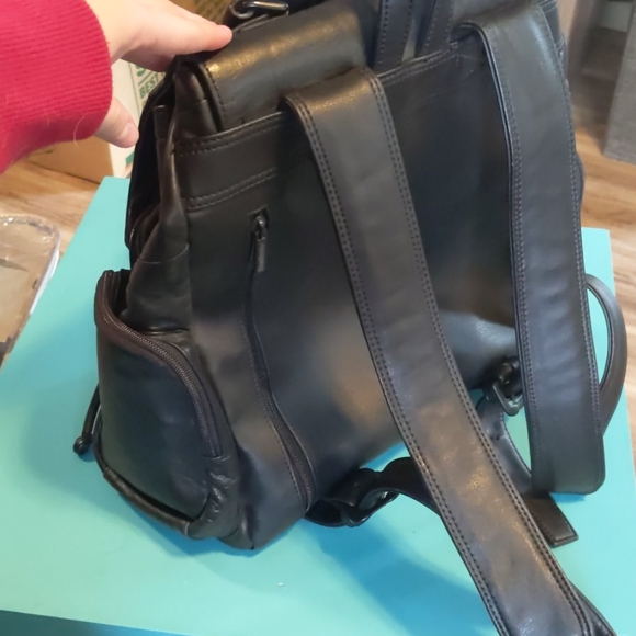 Brookstone beautiful leather backpack main image 4